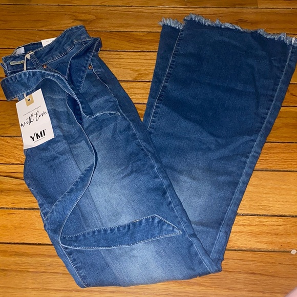 NWT YMI flare high rise jeans with detachable denim belt - Picture 2 of 2